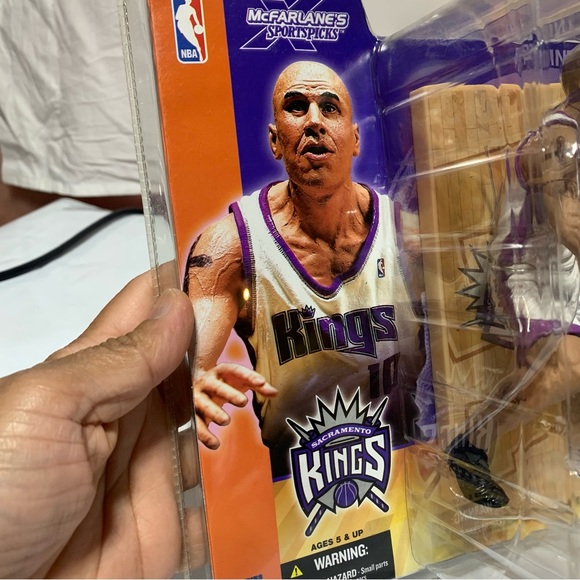 McFarlane Sportspicks: NBA Series 3 Mike Bibby Action Figure - Picture 4 of 7